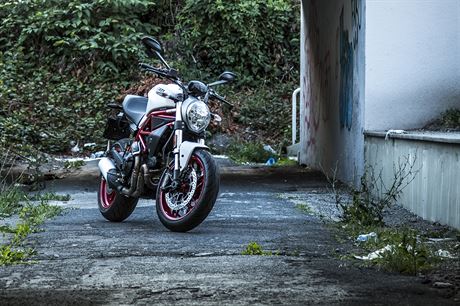 Ducati Monster 797