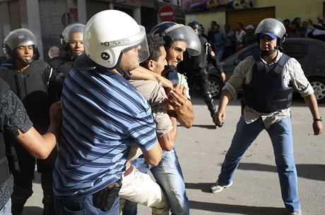 Marokem v poslednch mscch zmtaj nepokoje. K prvnm protestm dolo ve...