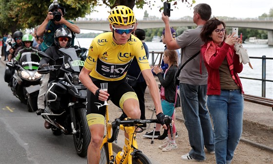 Na Tour de France slavil Chris Froome potvrté vítzství. Bude slavit po Vuelt double?