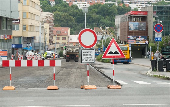 Dopravu v centru Zlína komplikuje oprava Dlouhé ulice. V prvním úseku potrvá...