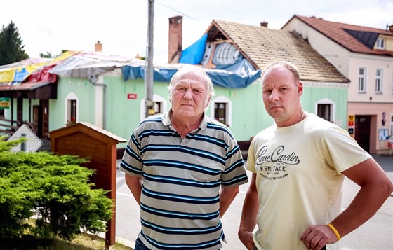V Cetkovicích vyhoela hospoda, místní se nyní skládají na její opravu. Na...