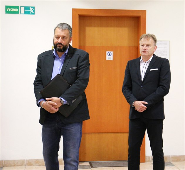 Poslanec Pavel Rika (vlevo) a starosta Postoloprt Zdenk Pitora.