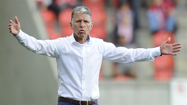 Slávistický trenér Jaroslav Šilhavý v utkání s Borisovem. Slávistický trenér Jaroslav Šilhavý v utkání s Borisovem.