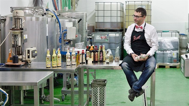 Vlastník firmy a její ředitel Jan Vokurka Vlastník firmy a její ředitel Jan Vokurka