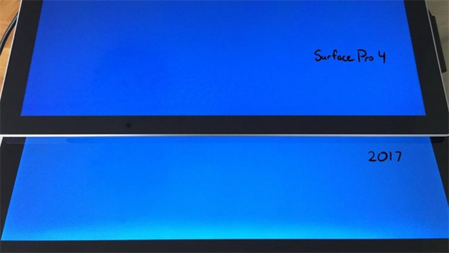 Srovnání podsvícení starší a nové generace Surface Pro. Srovnání podsvícení starší a nové generace Surface Pro.