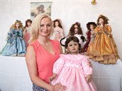 Jiřina Havlová vystavuje část své sbírky panenek do konce léta na zámku v... Jiřina Havlová vystavuje část své sbírky panenek do konce léta na zámku v...
