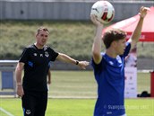 V Praze září fotbalový klenot z Evertonu. A Suchopárek hledá reprezentanty. V Praze září fotbalový klenot z Evertonu. A Suchopárek hledá reprezentanty.