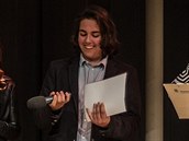 Filmař David Balda (druhý zprava) s dramatikem Davidem Drábkem při přebírání... Filmař David Balda (druhý zprava) s dramatikem Davidem Drábkem při přebírání...
