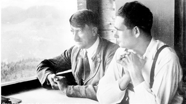 Adolf Hitler a Rudolf Hess nedaleko Berchtesgadenu