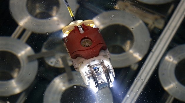 Nov robot pro przkum pokozenho reaktoru japonsk jadern elektrrny Fukuima (15. ervna 2017)