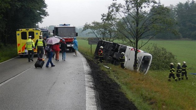 Maarsk zjezdov autobus s nskmi turisty havaroval u Hornho Bolkova na Jindichohradecku.