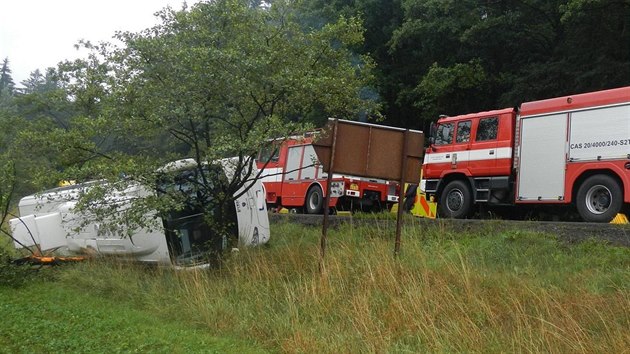 Maarsk zjezdov autobus s nskmi turisty havaroval u Hornho Bolkova na Jindichohradecku.