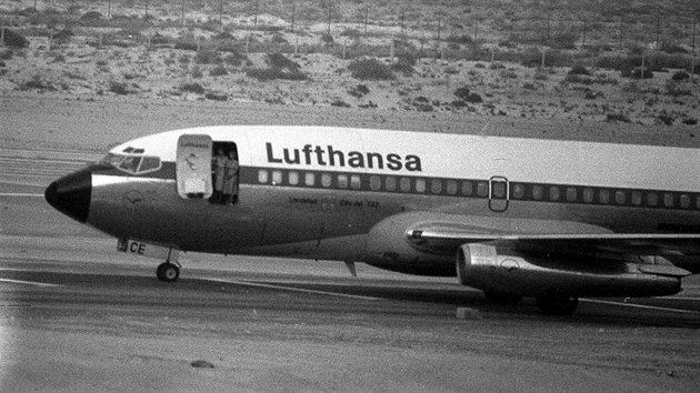 Unesen letoun spolenosti Lufthansa bhem mezipistn v Dubaji. Let slo 181 unesli palestint terorist do Somlska v roce 1977.