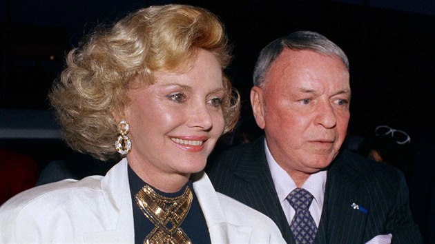 Frank Sinatra a jeho manelka Barbara (Los Angeles, 12. ervence 1988)