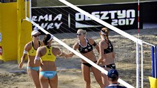 Markéta Sluková Nausch a Barbora Hermannová během turnaje Světové série v... Markéta Sluková Nausch a Barbora Hermannová během turnaje Světové série v...