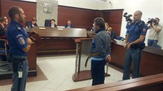 Obžalovaný Jozef Giňa u libereckého soudu. Obžalovaný Jozef Giňa u libereckého soudu.