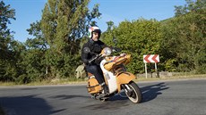 Italsky se vosa ekne vespa a je to také znaka skútru. Rok po válce si ji nechal zaregistrovat italský podnikatel Enrico Piaggio, kdy zaal vyrábt levný dopravní prostedek.