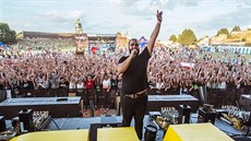 Air festival na hradeckém letišti v roce 2016. Air festival na hradeckém letišti v roce 2016.