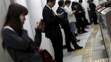 Deset procent nejaktivnějších uživatelů mobilních her v Japonsku a Jižní Koreji... Deset procent nejaktivnějších uživatelů mobilních her v Japonsku a Jižní Koreji...