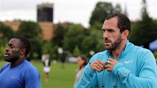 Sam Effah (vlevo) a Ramil Gulijev při Velké ceně města Chebu Sam Effah (vlevo) a Ramil Gulijev při Velké ceně města Chebu