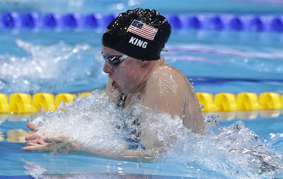 Lilly Kingová si na mistrovství svta v Budapeti plave pro svtový rekord na...