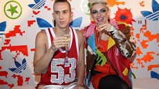 Jeremy Scott a jeho manaerka na prezentaci kolekce pro Adidas Originals v...