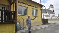 Bývalý starosta Číhošti Josef Cihlář si ještě pamatuje dobu, kdy do zdejší... Bývalý starosta Číhošti Josef Cihlář si ještě pamatuje dobu, kdy do zdejší...