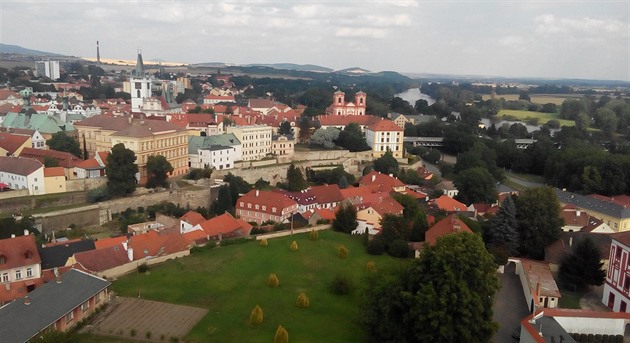 Pohled z ve kostela sv. tpána na centrum Litomic.