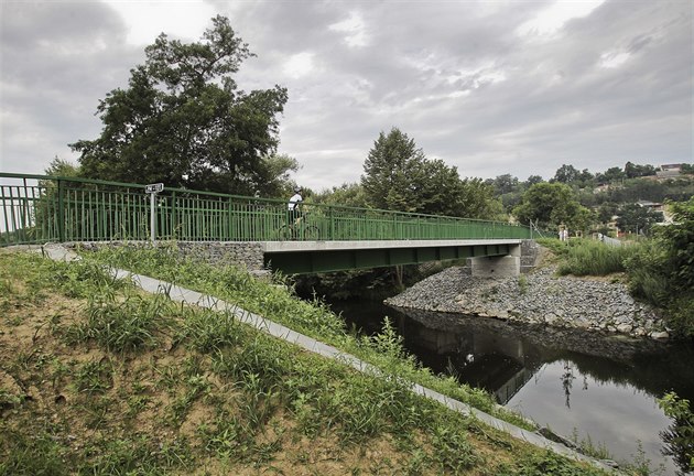 Nová cyklistická lávka pes Mi v Radické ulici v Plzni