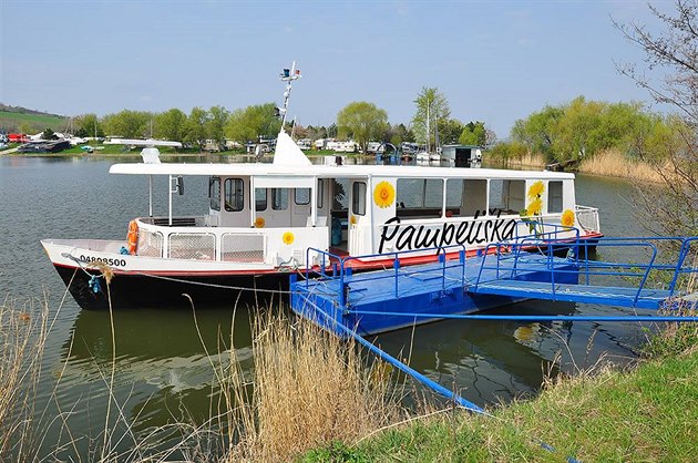 Výletní lo Pampelika vozící turisty po Nových Mlýnech doplatila na aktuální...