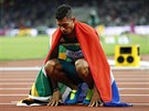 Wayde van Niekerk obhjil titul mistra svta v bhu na 400 metr.