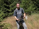 Stopa Jan Koranda s botou na loském shromaditi vlk na Broumovsku