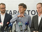 Hnutí STAN představilo na tiskové konferenci osobnosti, které ho podpoří ve... Hnutí STAN představilo na tiskové konferenci osobnosti, které ho podpoří ve...