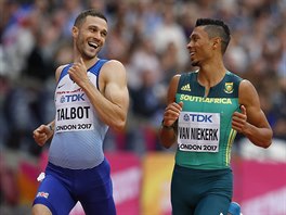 Brit Talbot (vlevo) spolen s Waydem van Niekerkem v rozbzch na 200 metr.