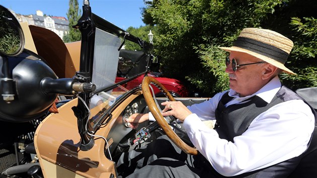 Pehldka automobilovch vetern v Marinskch lznch.  Automobil Chrysler 58 Touring z roku 1925  Richarda Jani (5. srpna 2017).