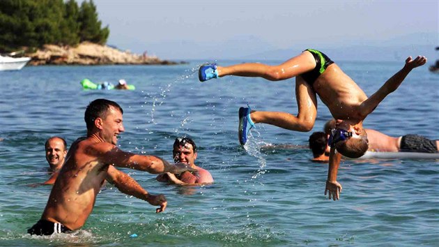 Je teprve plka sezony a v Chorvatsku u zemelo tolik eskch turist jako v jinch letech za cel rok.