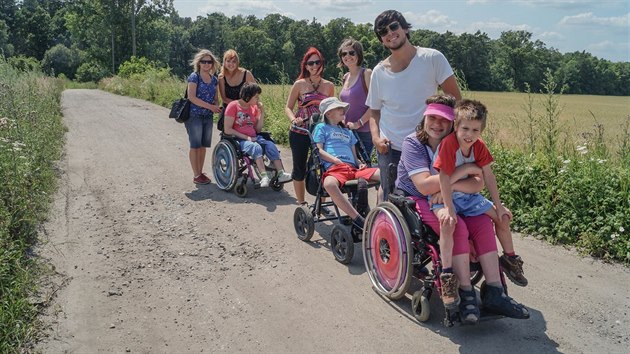 Dobrovolnci na vlet s dtmi z Centra pro vechny.