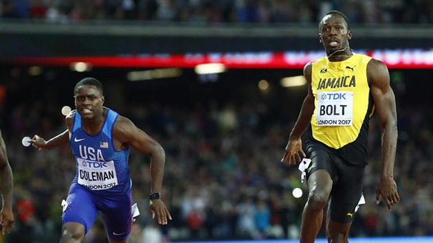 Jamajsk sprinter Usain Bolt (vpravo) je v Londn a tet, porazil ho i Christian Coleman ze Spojench stt.