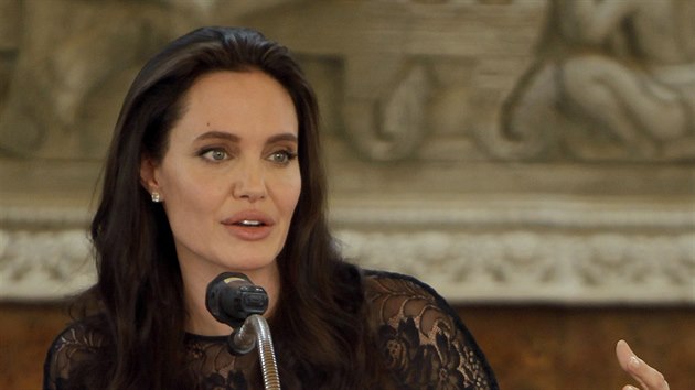 Angelina Jolie (Siem Reap, 18. nora 2017)