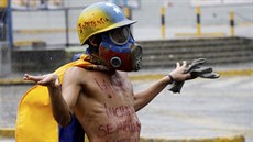 Protesty proti snaze Nicoláse Madura pepsat venezuelskou ústavu (28. ervence...