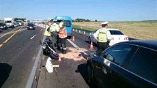 Na dálnici D1 na 206. kilometru směrem na Prahu se stala nehoda motorkáře a... Na dálnici D1 na 206. kilometru směrem na Prahu se stala nehoda motorkáře a...