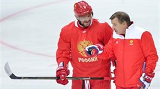 Alexandr Ovekin s trenérem ruské reprezentace Olegem Znarokem
