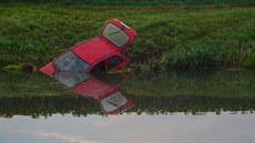 Tento úsek cesty mladík za volantem poněkud nezvládl. Tento úsek cesty mladík za volantem poněkud nezvládl.