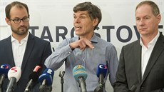 Hnutí STAN představilo na tiskové konferenci osobnosti, které ho podpoří ve... Hnutí STAN představilo na tiskové konferenci osobnosti, které ho podpoří ve...