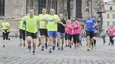 Skupiny nadšenců každý podvečer vybíhají z plzeňského náměstí Republiky na... Skupiny nadšenců každý podvečer vybíhají z plzeňského náměstí Republiky na...