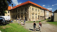 Rozsáhlý areál kláštera v Chotěšově potřebuje velkou rekonstrukci. Rozsáhlý areál kláštera v Chotěšově potřebuje velkou rekonstrukci.