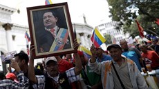 Píznivci venezuelského prezidenta Nicoláse Madura se seli v Caracasu. Nkteí...
