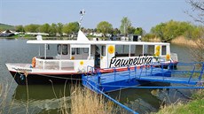 Výletní loď Pampeliška vozící turisty po Nových Mlýnech doplatila na aktuální... Výletní loď Pampeliška vozící turisty po Nových Mlýnech doplatila na aktuální...
