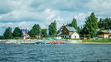 Základna vodních záchranářů na levém břehu Lipna. Základna vodních záchranářů na levém břehu Lipna.