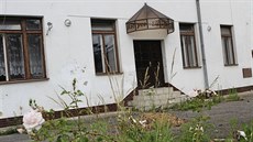 Bývalý hotel Angela na bystřickém náměstí už je čtyři roky zavřený, vlastník... Bývalý hotel Angela na bystřickém náměstí už je čtyři roky zavřený, vlastník...